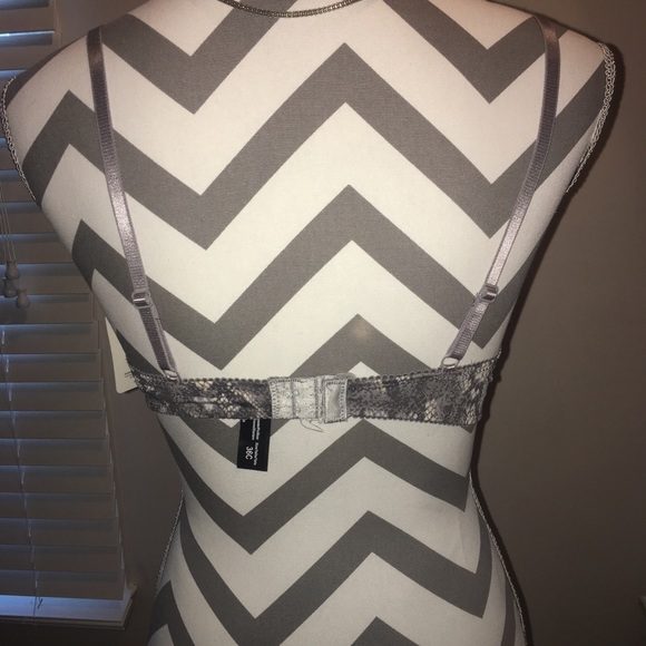 NWT! 36c bra! - Picture 3 of 3